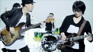 4人の魅力が全開!「夜空の太陽」MV