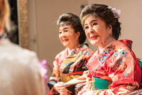 こまどり姉妹×令和三姉妹(間々田優×美良政次×中村ピアノ)対談インタビュー