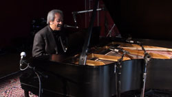 「Yes We Can Can」