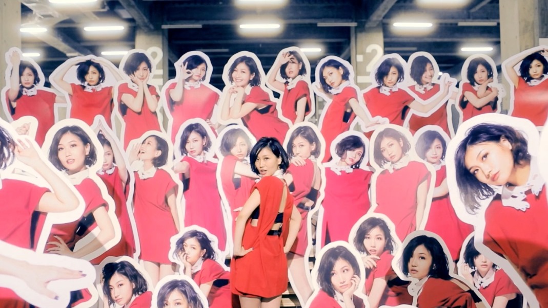 大塚 愛 某アイドル彷彿させる新作のMV公開「巻き込みたい!」