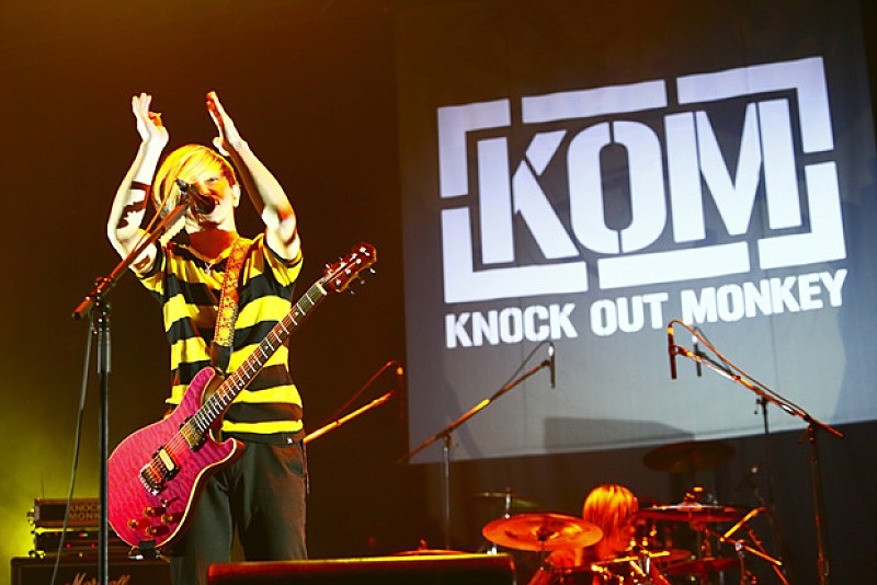 KNOCK OUT MONKEY 【PUNKSPRING 2013】で熱いアクトを展開