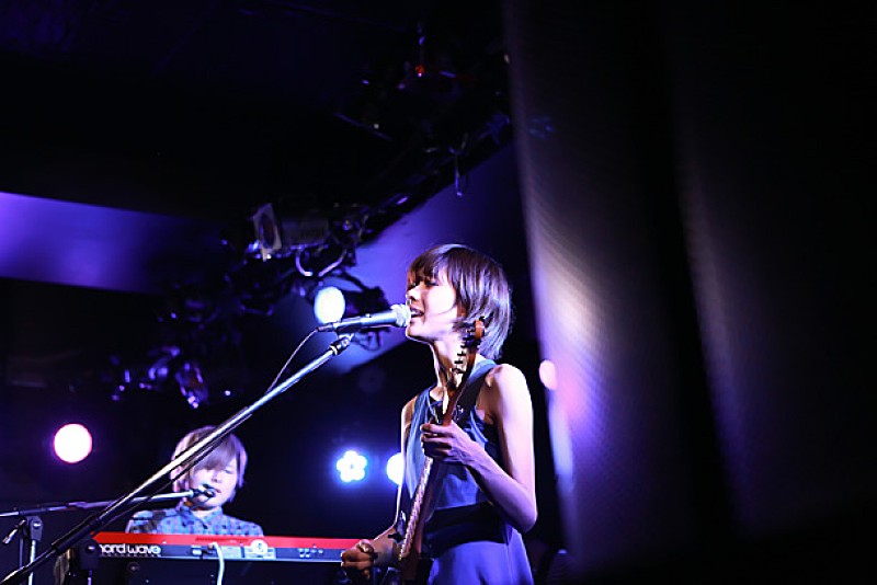 「業界が震撼する新星 ハルカトミユキがワンマンで圧巻アクト」1枚目/6