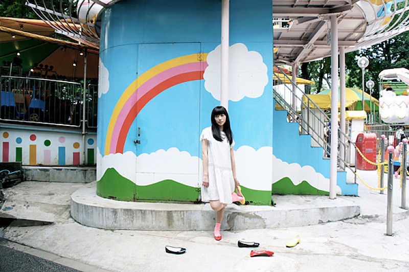 「謎の台湾少女擁する杏窪彌 小田急ロマンスカー非公式ソング発売」1枚目/2