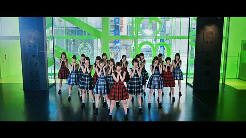 「乃木坂46 SKE48兼任の松井玲奈も初参加した新作MV公開」1枚目/3