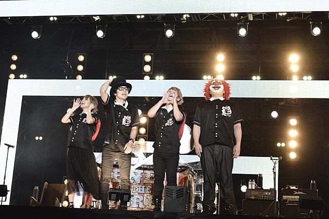 SEKAI NO OWARI「【ROCK IN JAPAN FESTIVAL 2014】2週にわたる音楽の祭典が終了！　セカオワ、矢沢永吉らが壮大なパフォーマンスを披露」1枚目/5