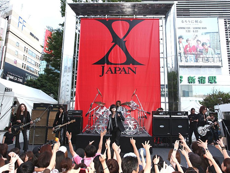 X JAPAN「X JAPAN 事前告知なしでストリートライブ敢行＆新曲MV撮影も」1枚目/5