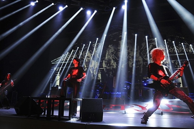 「GALNERYUS ライブ作品『ATTITUDE TO LIVE』トレーラー映像公開」1枚目/5