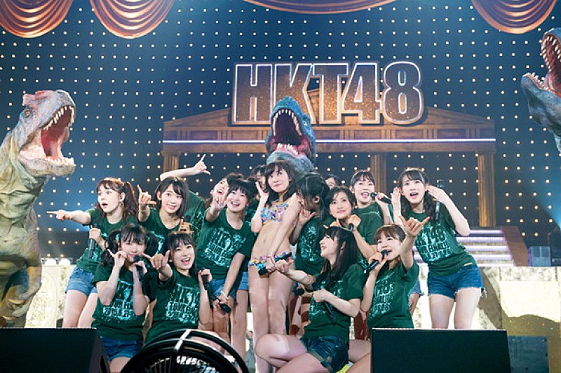 ＨＫＴ４８「HKT48 指原莉乃の水着ライブ姿など豪華ブックレット写真初公開」1枚目/4