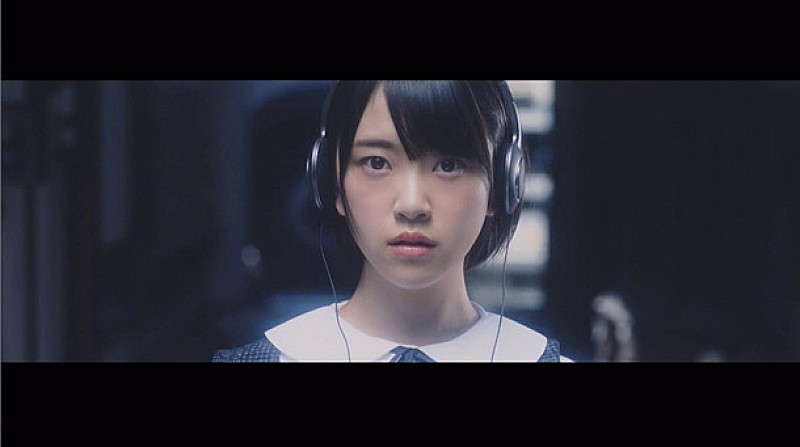 乃木坂46“ほろ苦い三角関係”と“連鎖する嫉妬”描いた新作MV2本同時公開