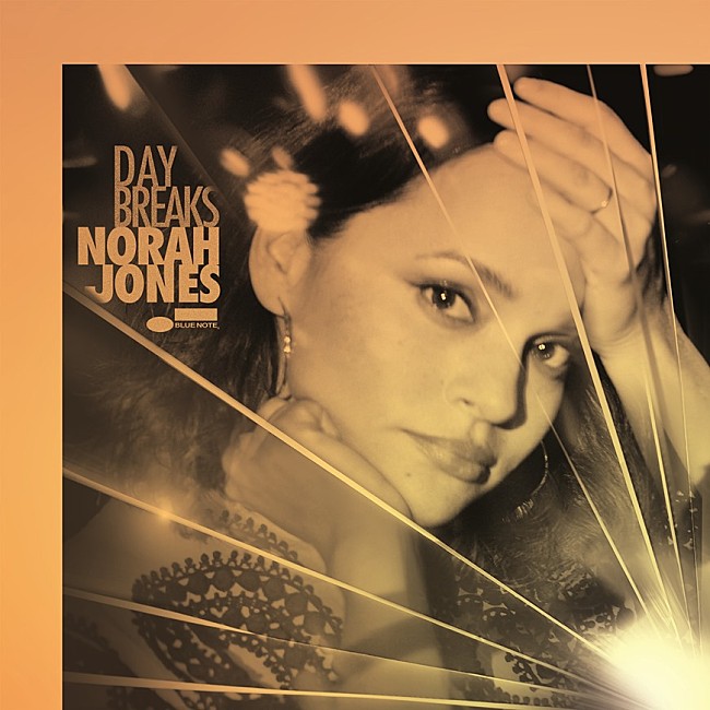 ノラ・ジョーンズ「ノラ・ジョーンズ、ジャズとピアノに回帰した最新作が完成＆9月に来日ショーケース・ライブ決定」1枚目/2