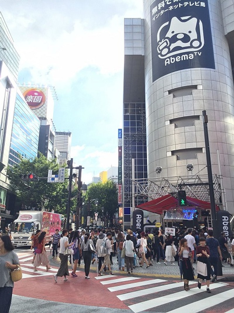 ベイビーレイズjapanが渋谷ジャック 渋谷のど真ん中で歌えて嬉しい Daily News Billboard Japan