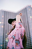 ｉｒｉ「注目の女性アーティスト・iri 1stアルバム『Groove it』より都会の孤独感と美しさを感じられる「rhythm」MV公開」1枚目/2