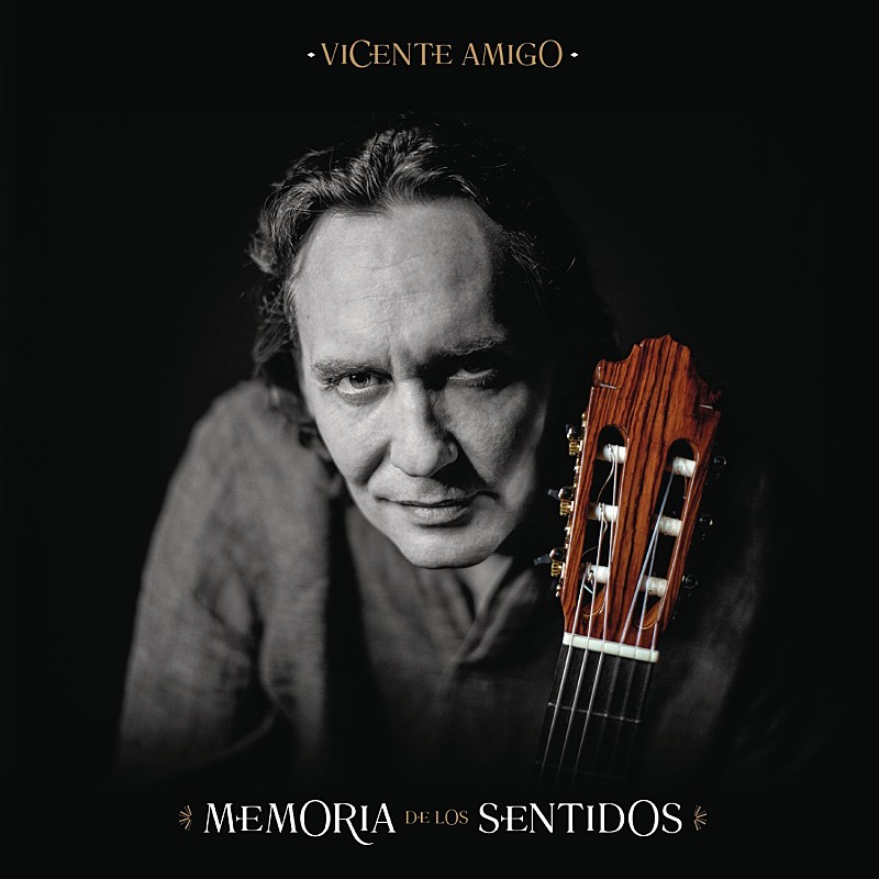 現代フラメンコ・ギターの最高峰、本領発揮の傑作 / 『メモリア・デ・ロス・センティドス』ビセンテ・アミーゴ(Album Review)