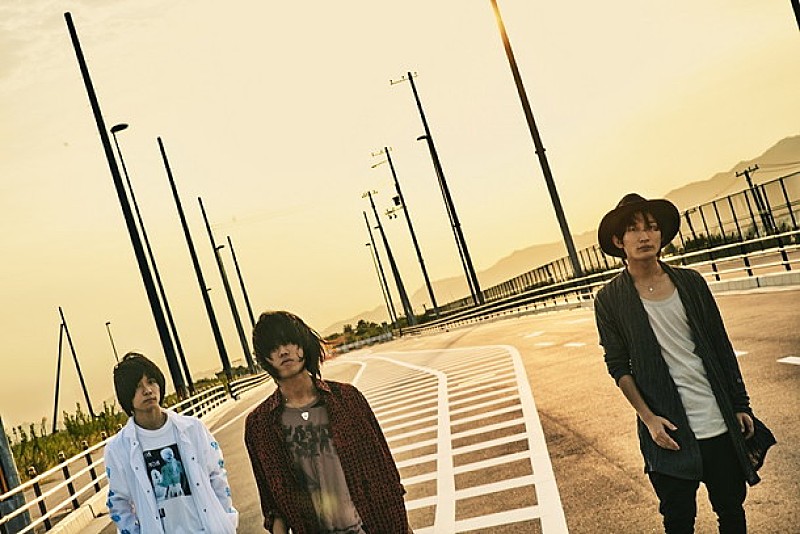 「BURNOUT SYNDROMES 「音楽とコーヒーを一緒に堪能」スタバ梅田でイベント決定」1枚目/2