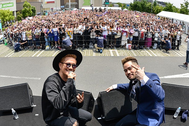 ＪＡＹ’ＥＤ「JAY&#039;EDが新作で共同プロデュースのEXILE ATSUSHIとイベント開催、4000人のファンが美声に酔いしれる」1枚目/10