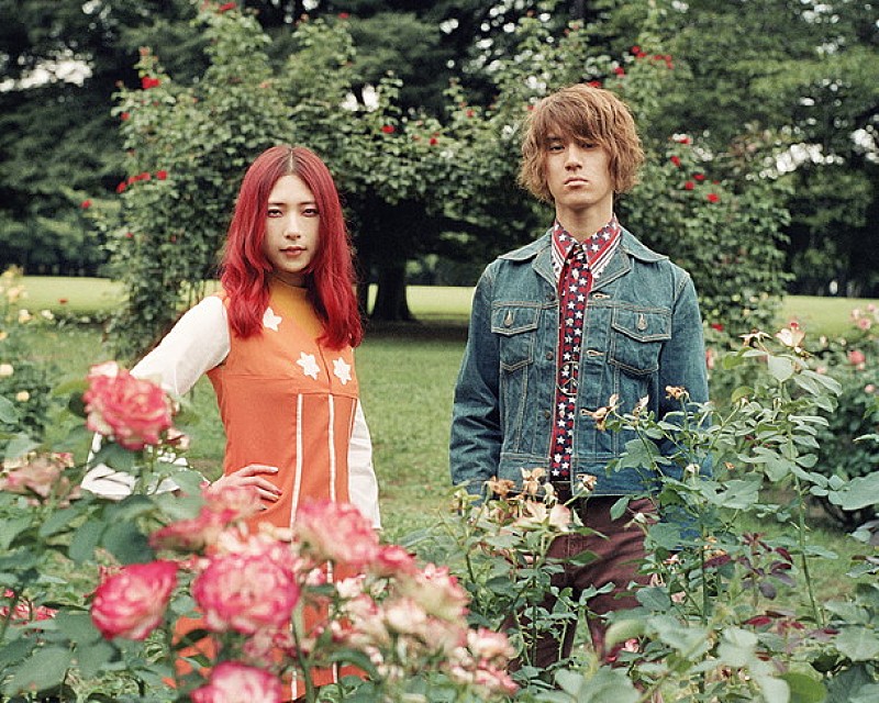 GLIM SPANKY 新曲「吹き抜く風のように」ワンカット撮影のMV公開