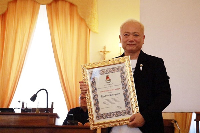 coba、日本人初となる“アコーディオンの聖地”名誉市民賞受賞