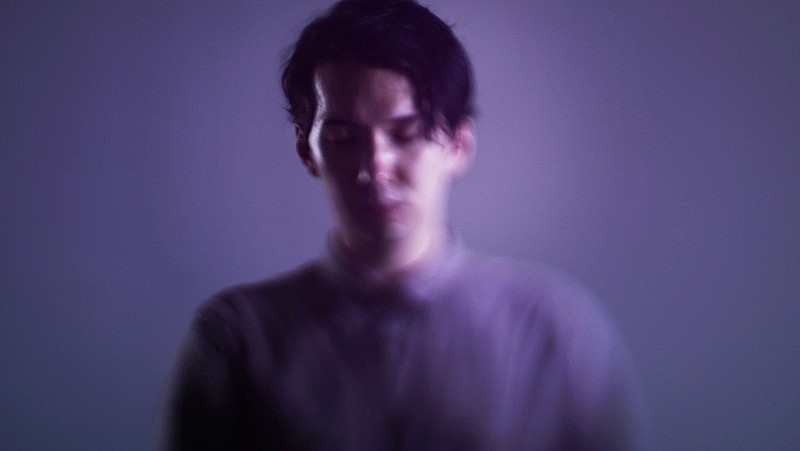 「BRIAN SHINSEKAI、特殊な撮影方法を用いた新曲「Solace」MV公開」1枚目/3