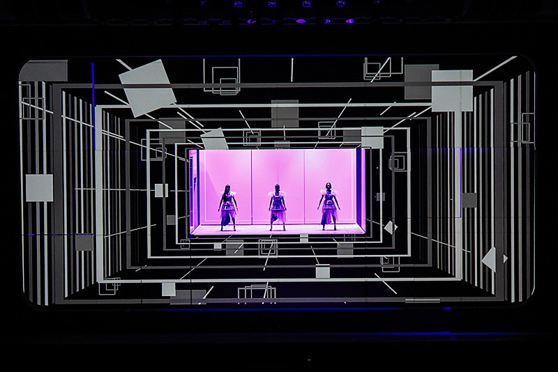 Perfume「4月に放送され話題となった「Perfume×TECHNOLOGY」 presents “Reframe”の再放送決定」1枚目/1