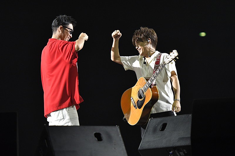 コブクロ 結成周年を前に初開催した 2人だけ のツアー 21年目のリスタートに向けて盤石ぶりを確信する充実のステージ Daily News Billboard Japan
