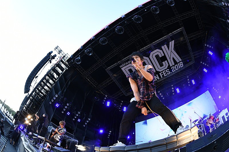 2年ぶりのステージ Uverworldとオーディエンスの熱いライブバトル Rock In Japan Festival 18 Daily News Billboard Japan