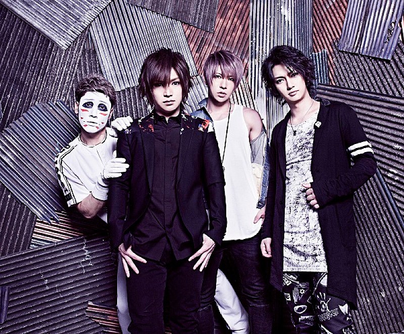 「ゴールデンボンバー、新元号発表当日に“新元号ソング”を制作&その模様を生配信」1枚目/1