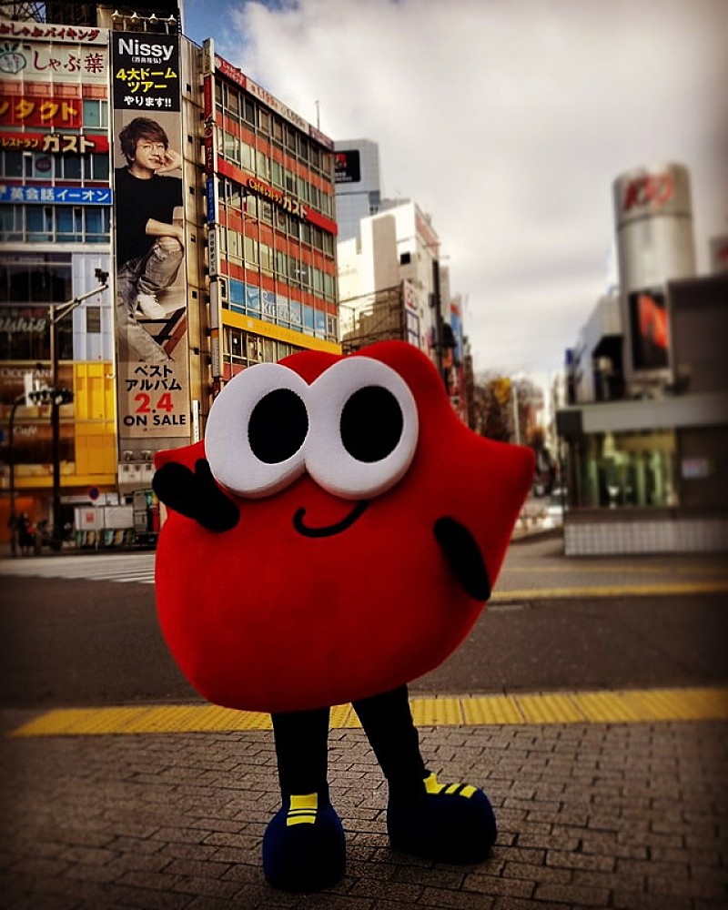 Nissy（西島隆弘）のマスコットキャラクターLippy、渋谷にサプライズ登場 