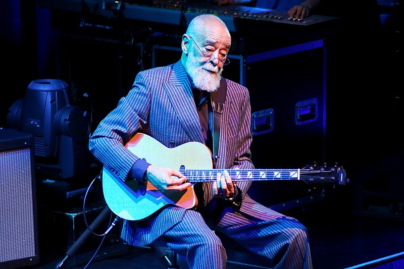 「エレガントの極みを体現するデイヴィッド・T.ウォーカーのギター・プレイ シックなグルーヴ・サウンドに身を委ねる春の夜」1枚目/8