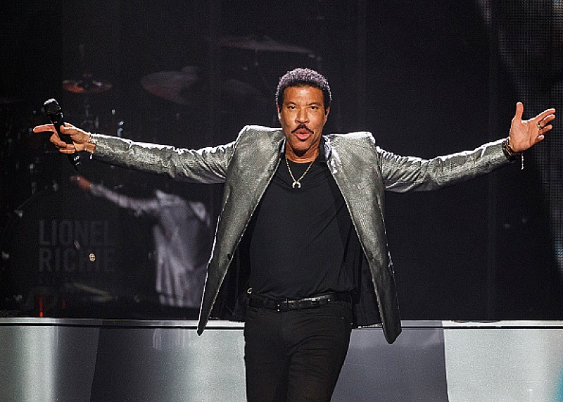 「ライオネル・リッチー、ライブ盤のリリース&北米ツアーを発表」1枚目/1