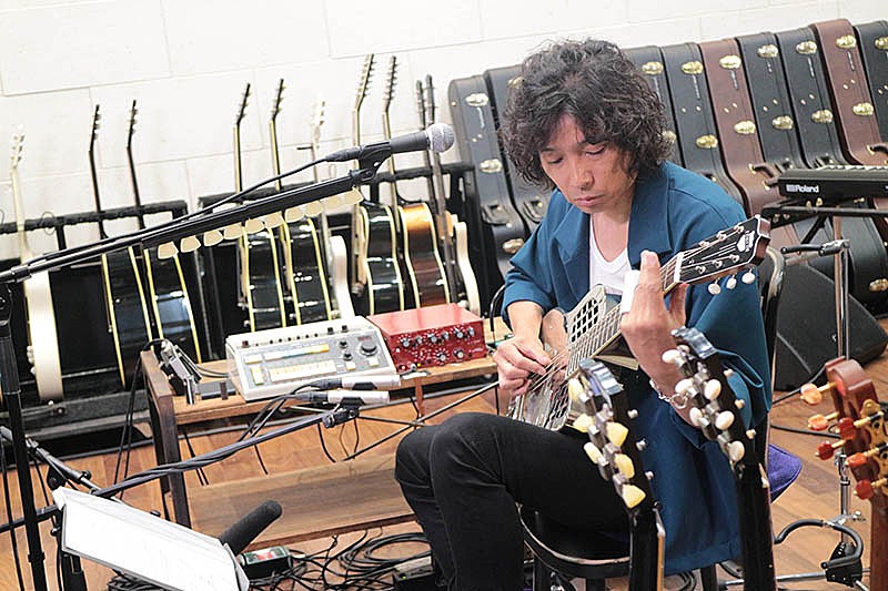 斉藤和義がギターを語る、WOWOW『“Time in the Garage”インサイドストーリー』