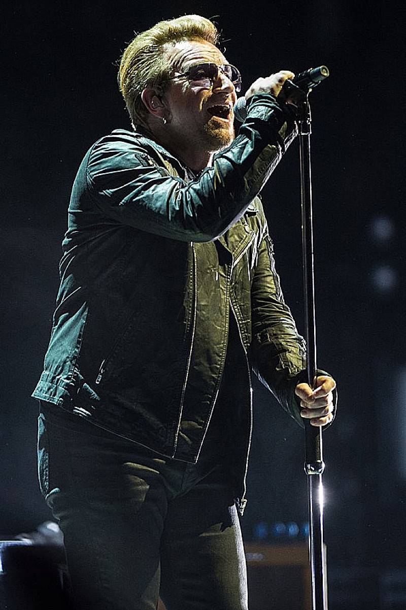 U2のボノ、セイント・パトリックス・デーに新曲をライブ配信で披露 