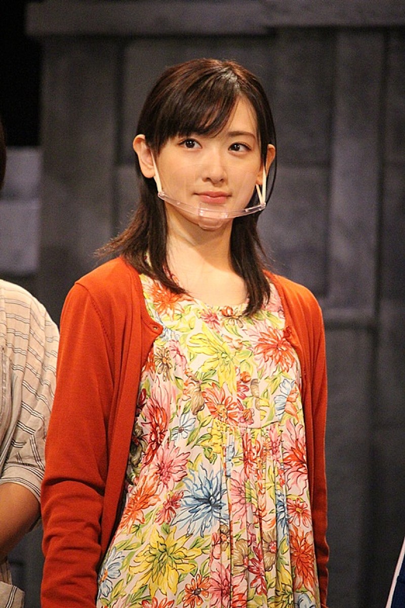 「生駒里奈、久々の制服姿に照れ笑い 「現役時代と比べるとすごく恥ずかしい」」1枚目/1