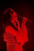 aiko「＜ライブレポート＞aiko、魅力が詰まったオンラインライブ第2弾開催「みなさんに必ず会えますように！」」1枚目/8