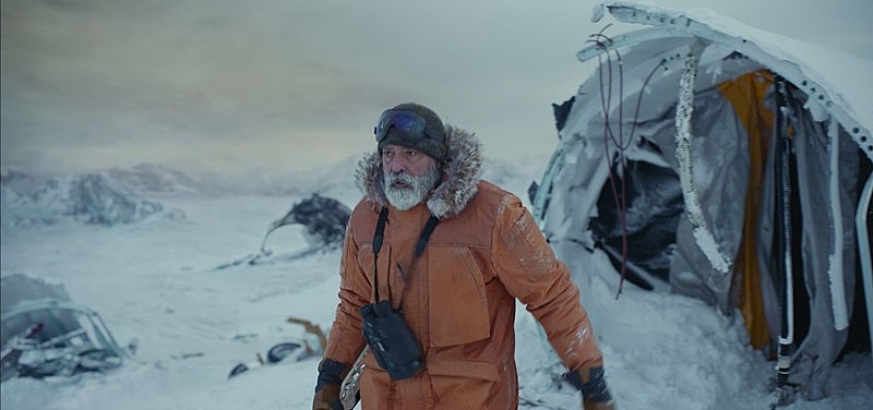ジョージ・クルーニー「30秒でまぶたが凍った」――リアリティを求め極寒の地で行われた監督作『ミッドナイト・スカイ』 