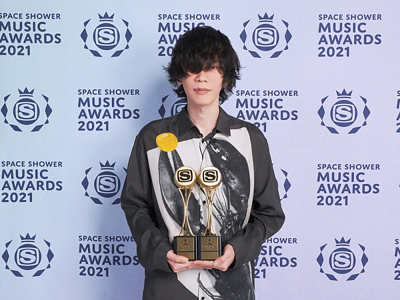 米津玄師、【SPACE SHOWER MUSIC AWARDS 2021】で「ALBUM OF THE YEAR」「VIDEO OF THE YEAR」の二冠 