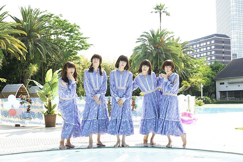 関ジャニ∞の妹分・キャンジャニ∞、新曲MVで“少女”から“大人”へ　LINEスタンプ発売も決定