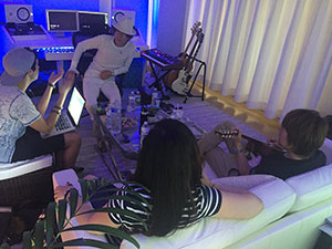 HIKARI、Tova、Tyler、ヒロイズム