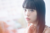 BiSHセントチヒロ・チッチ/アイナ・ジ・エンド『夜王子と月の姫/きえないで』単独ソロデビュー記念インタビュー