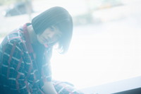 BiSHセントチヒロ・チッチ/アイナ・ジ・エンド『夜王子と月の姫/きえないで』単独ソロデビュー記念インタビュー