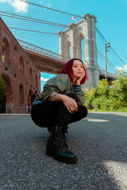 <ミニインタビュー>NYで活動するR&Bシンガー AYAKA.a.k.a.Mossan――音楽的ルーツから単身渡米、最新シングル発表までを語る