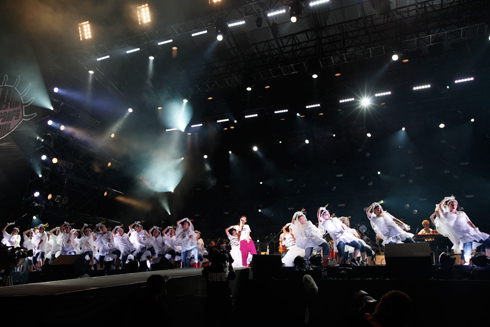 大塚 愛 【大塚 愛【LOVE IS BORN】～7th Anniversary 2010～】ライブ写真