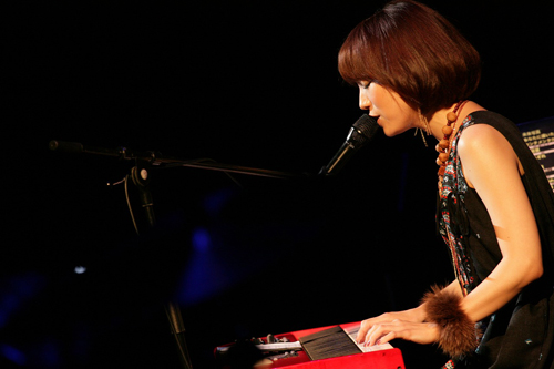 【熊木杏里 Autumn Tour 2009 はなよりほかに】ライブ写真