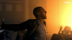 DJ Got Us Fallin' in Love ft. Pitbull