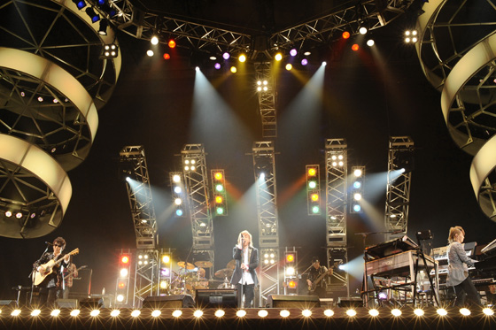 「TM NETWORK 待望のワンマンライブをアジア各地で生中継」1枚目/1