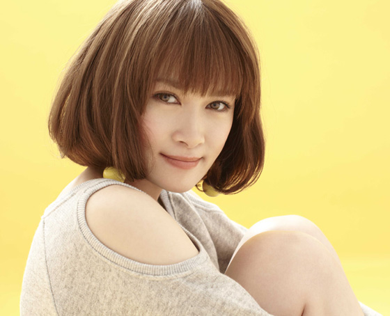 「4日間連続2位の“歌う恋愛小説家” メジャーデビュー」1枚目/2