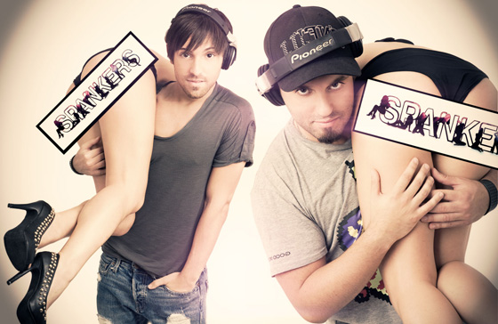 「閲覧注意PVで話題ユニット AAAのメンバーとコラボ」1枚目/3