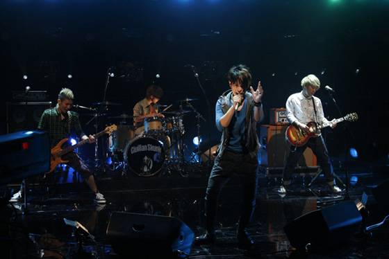 「沖縄の新星シベスカ Mステ関連番組で竹内由恵アナと」1枚目/3