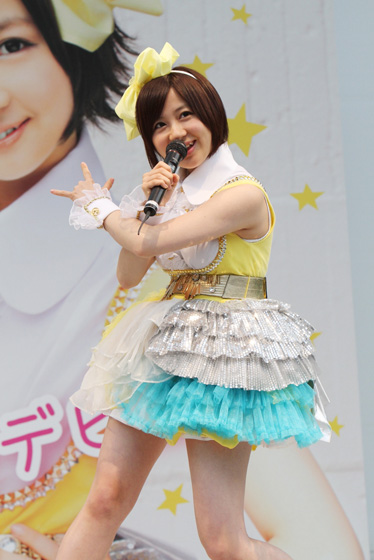 「オリコン2位の小野恵令奈 3千人を前に感謝「ついてきてください」」1枚目/2