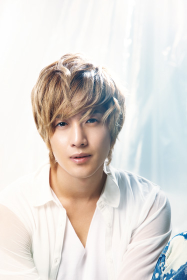 「大型コラボ実現 キム・ヒョンジュンにB&#039;zが初の楽曲提供」1枚目/2