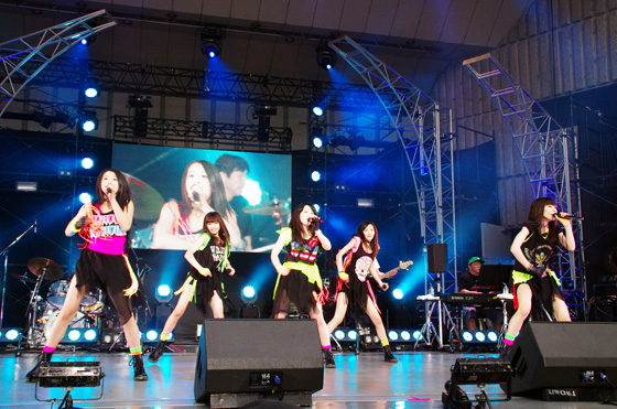 「女子流 武道館ワンマン決定にももクロからエール」1枚目/13